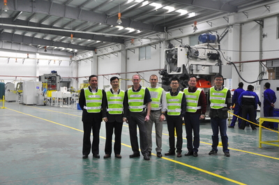 強強聯(lián)手，共探金屬包裝新未來 美國波爾制罐集團(tuán)再度到訪斯萊克考察與技術(shù)交流